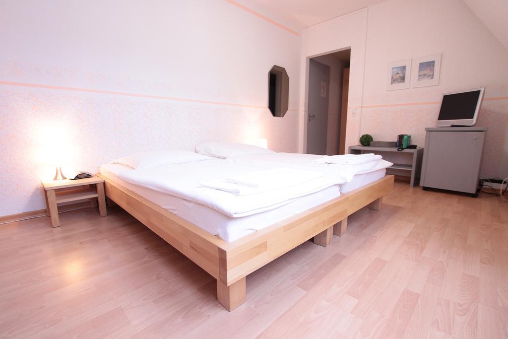 Ib-Gastehaus Hotel สตุตการ์ต ห้อง รูปภาพ